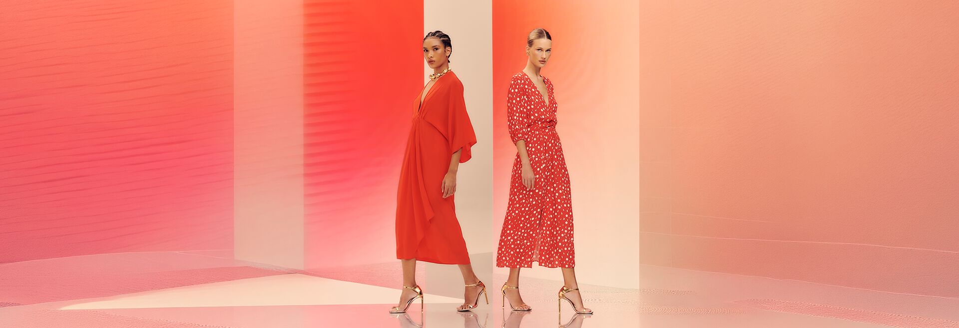 modelos-roupas-vermelhas-gradient.png
