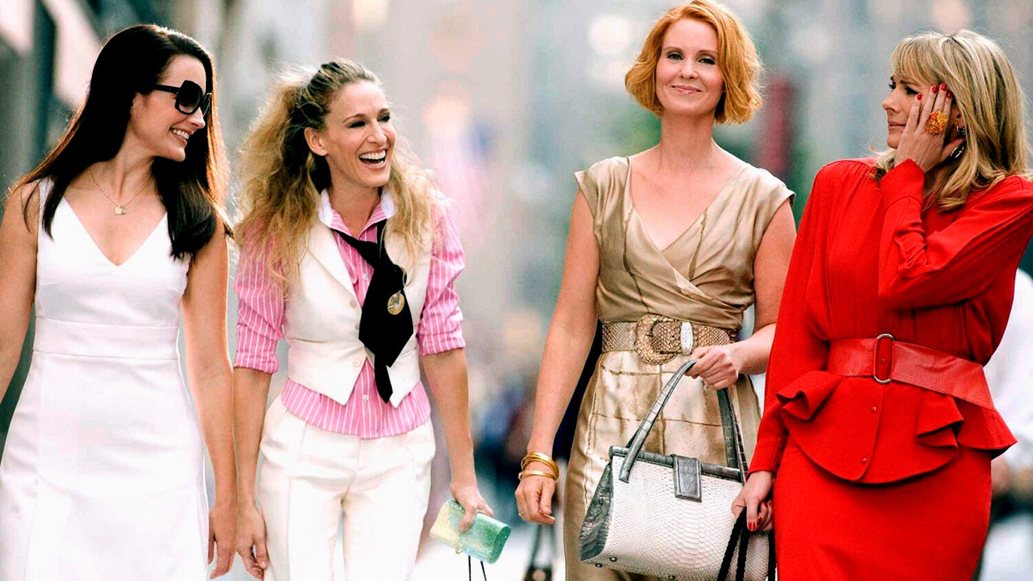 Amigas caminhando pelas ruas de Nova York